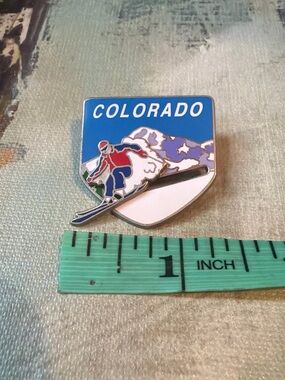 Vintage/Retro Colorado Ski Pin